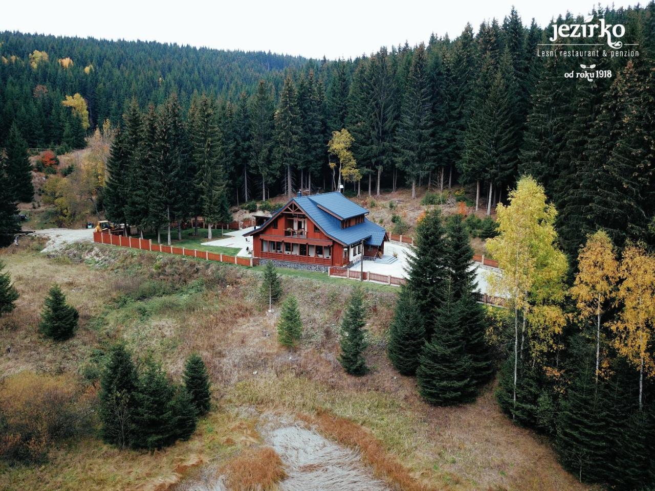 Jezirko Lesni Restaurant & Penzion Яхимов Екстериор снимка